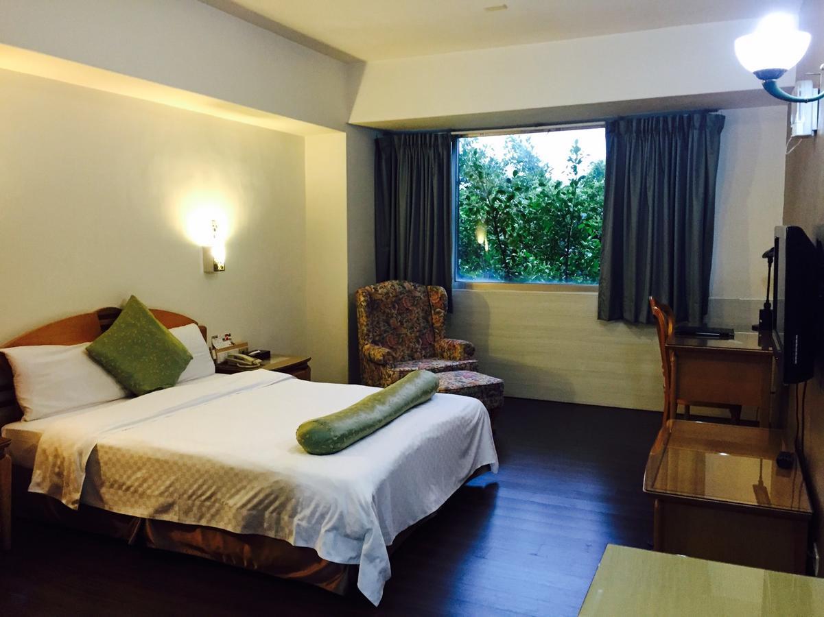 Berkeley Business Hotel Zhongzheng Сіньчжу Екстер'єр фото