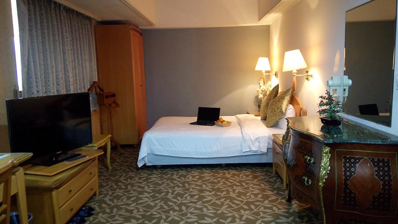 Berkeley Business Hotel Zhongzheng Сіньчжу Екстер'єр фото