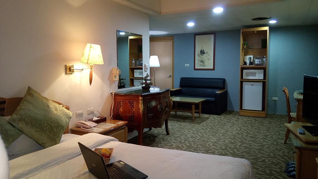 Berkeley Business Hotel Zhongzheng Сіньчжу Екстер'єр фото