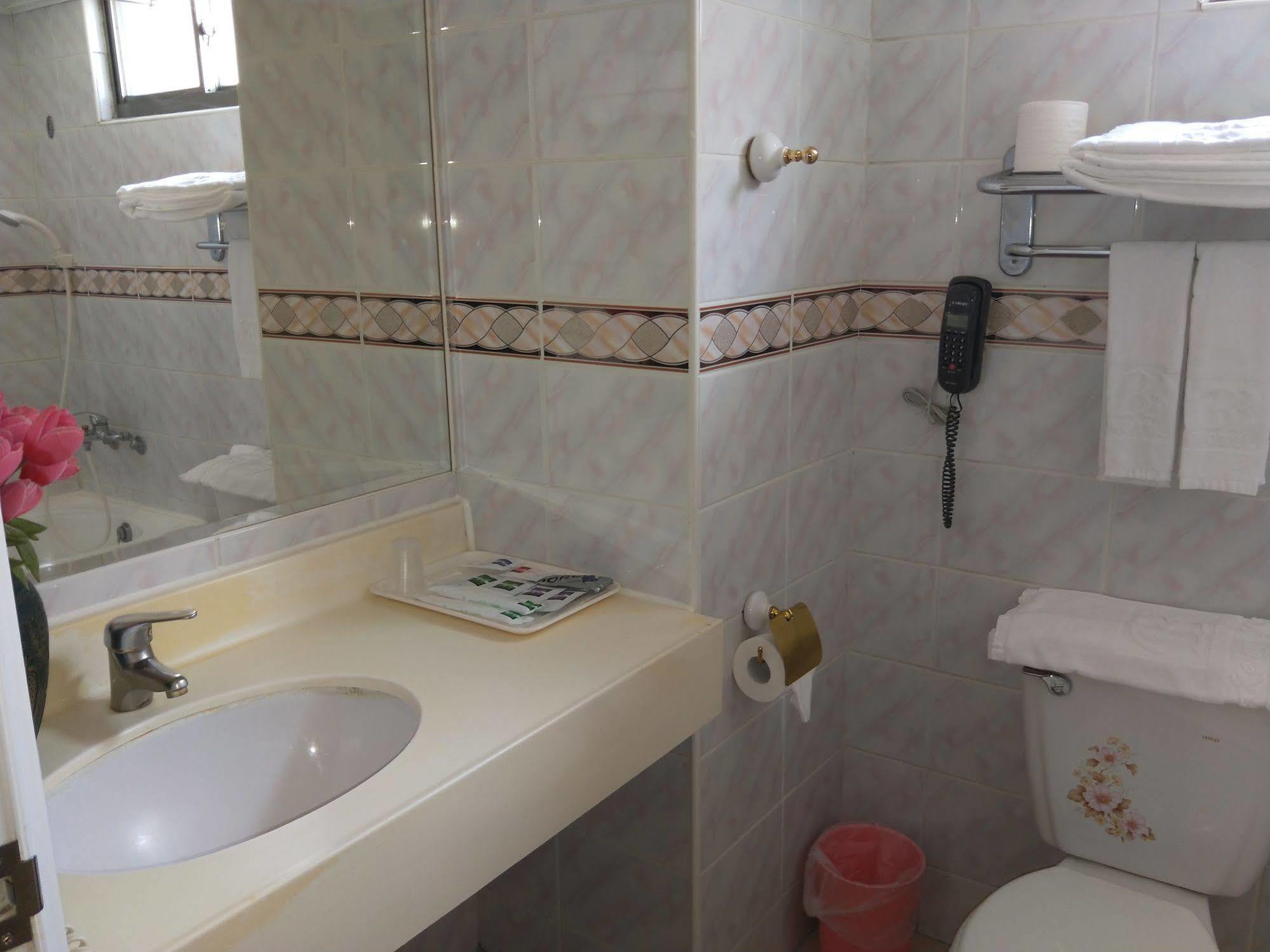 Berkeley Business Hotel Zhongzheng Сіньчжу Екстер'єр фото