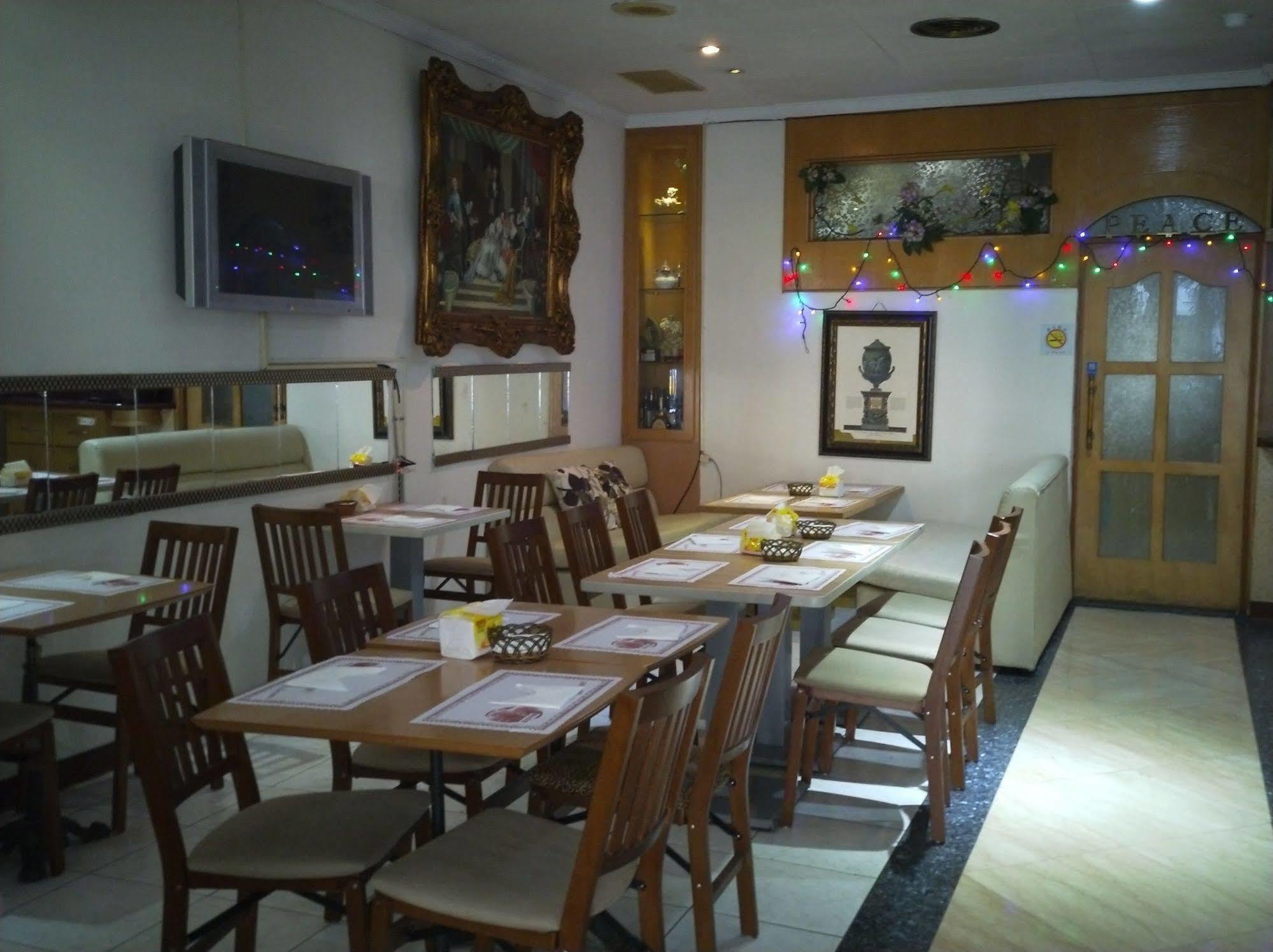 Berkeley Business Hotel Zhongzheng Сіньчжу Екстер'єр фото