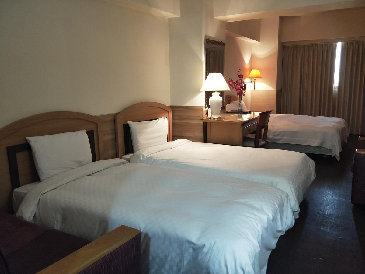 Berkeley Business Hotel Zhongzheng Сіньчжу Екстер'єр фото