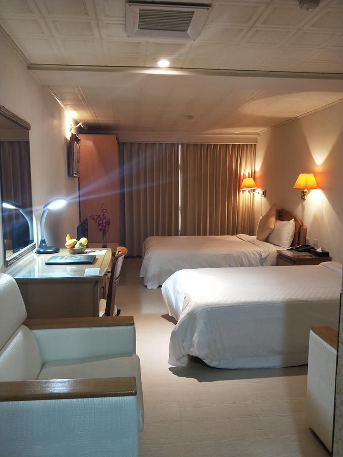 Berkeley Business Hotel Zhongzheng Сіньчжу Екстер'єр фото