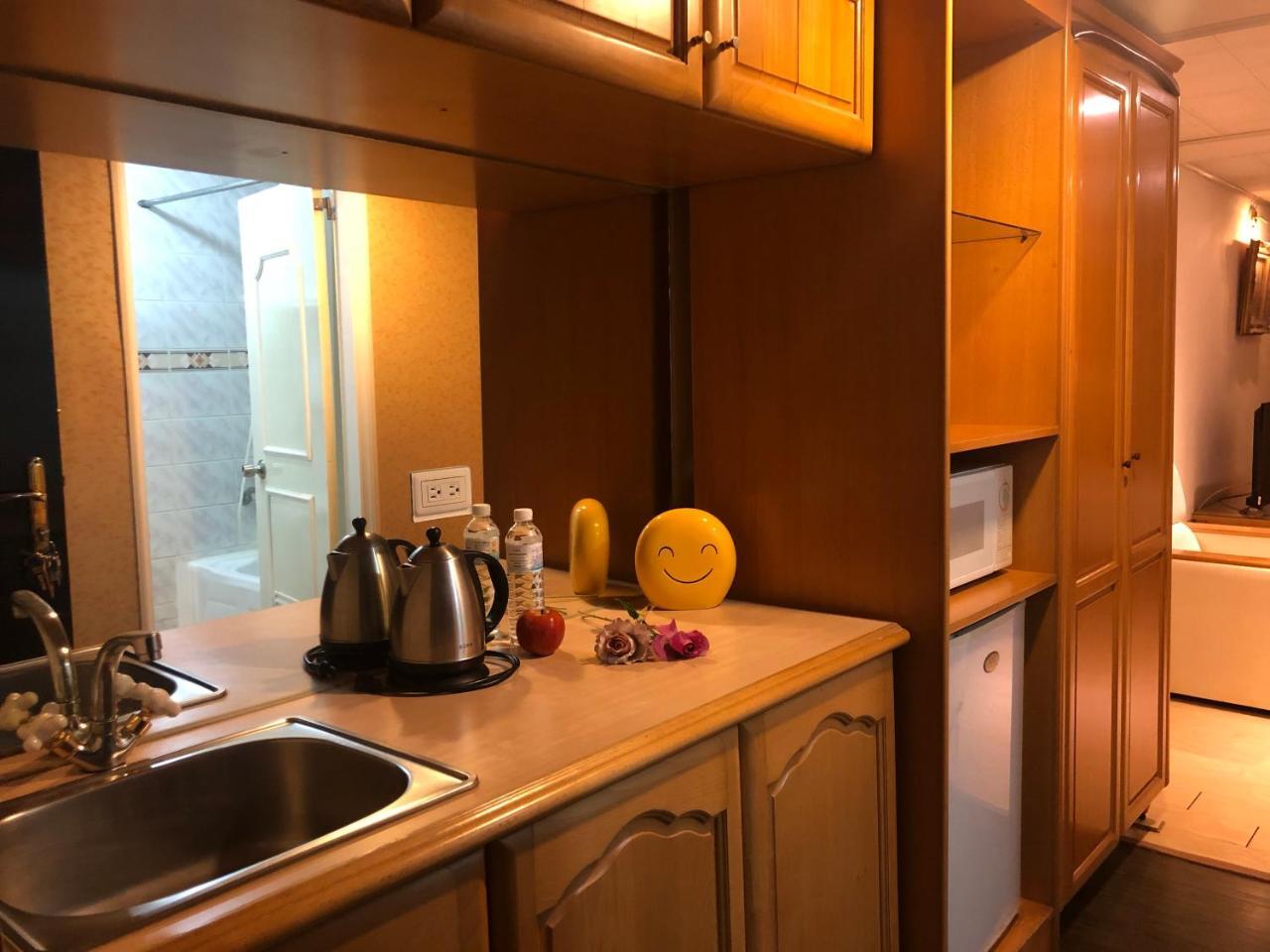 Berkeley Business Hotel Zhongzheng Сіньчжу Екстер'єр фото