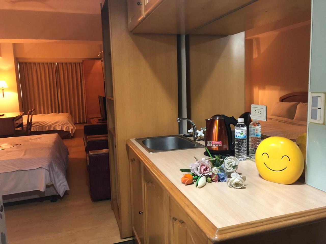 Berkeley Business Hotel Zhongzheng Сіньчжу Екстер'єр фото